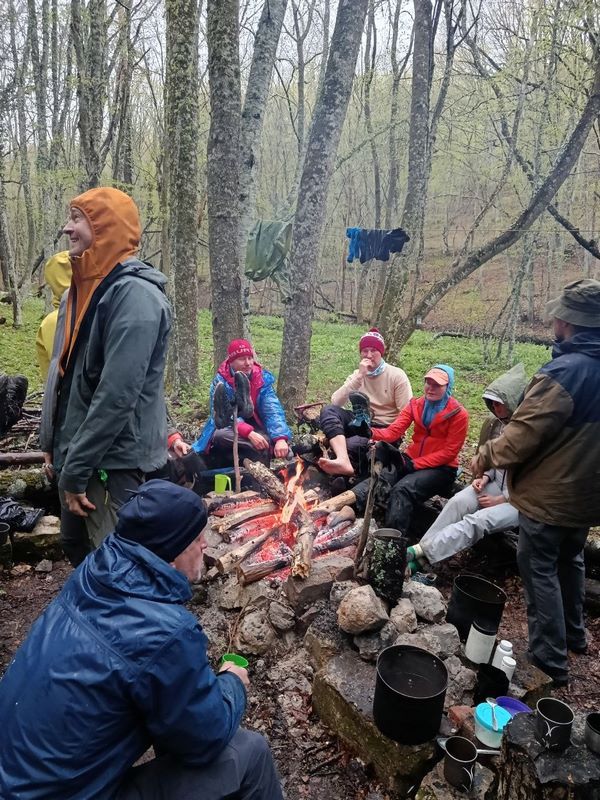 Походы в Крыму - у костра с друзьями 