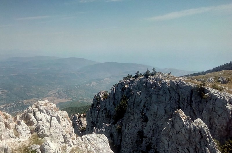 Вид на побережье Чёрного моря в сторону Судака... Походы по Крыму с Олегом и его друзьями, вместе!