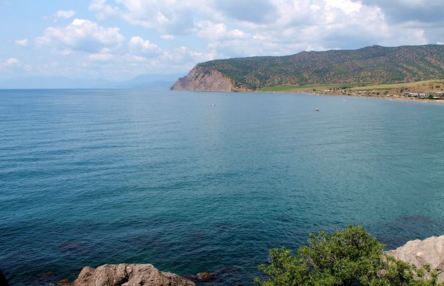 В Кутлакской бухте. В походы по Крыму с Олегом.